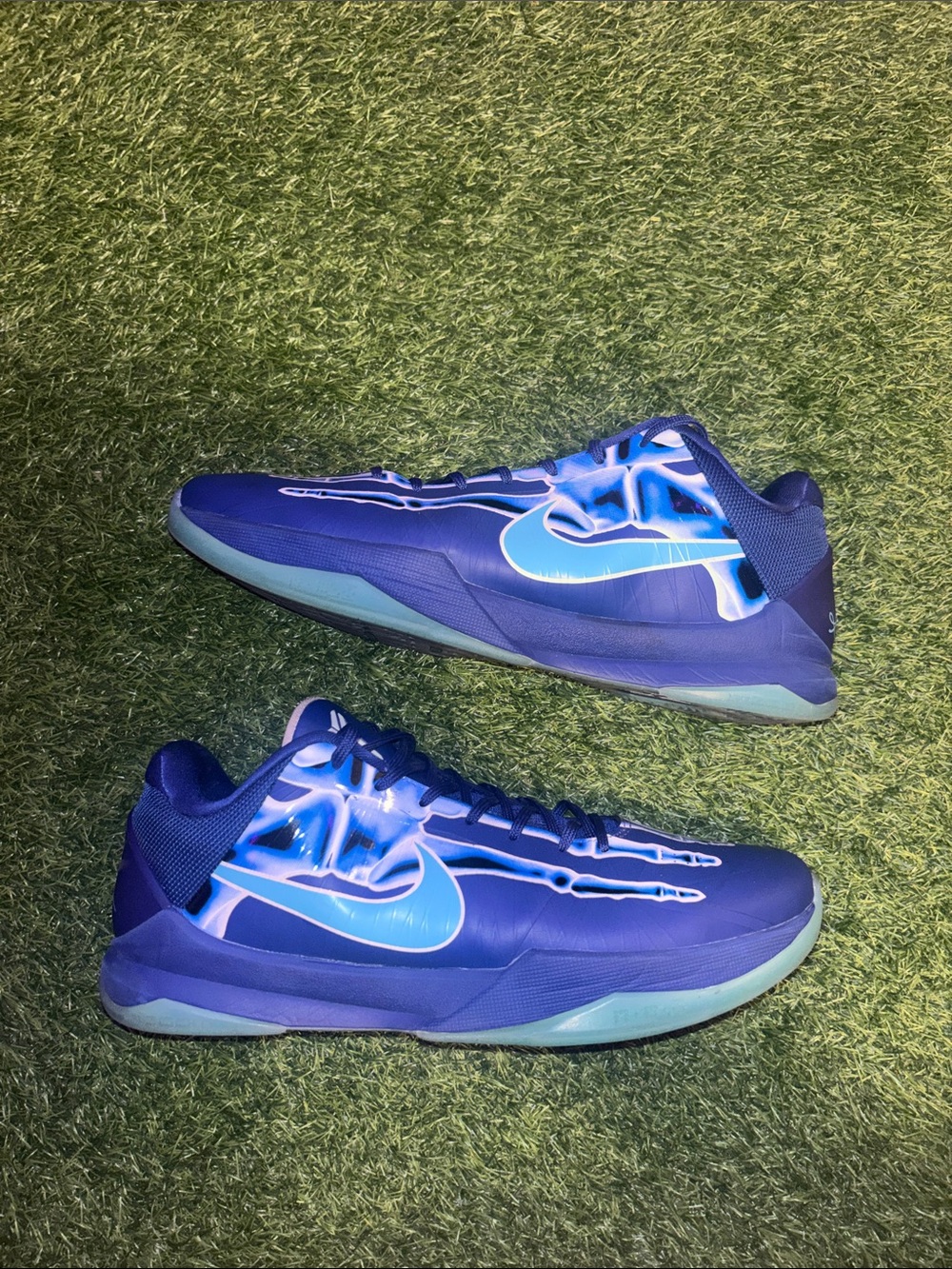 Nike Kobe 5 Protro XRay
Size 13